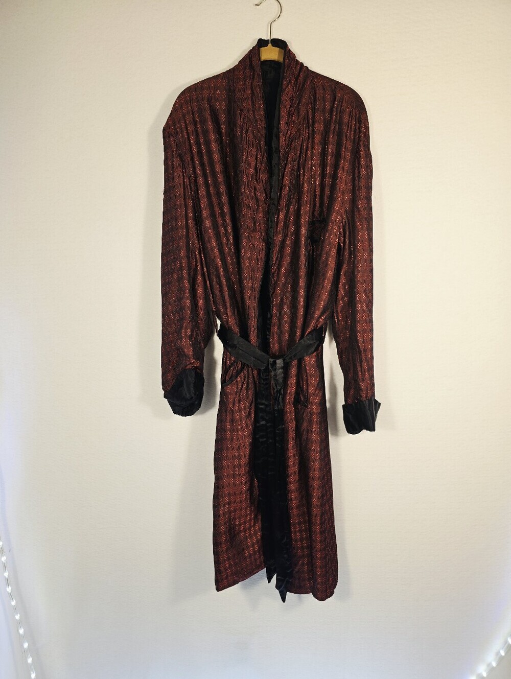 McM Maroon Black Satiny Jacquard Victorian Gothic Smoking Robe. Mens L-xL - Picture 2 of 16